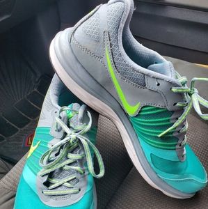 Women's Nike Shoes size 11